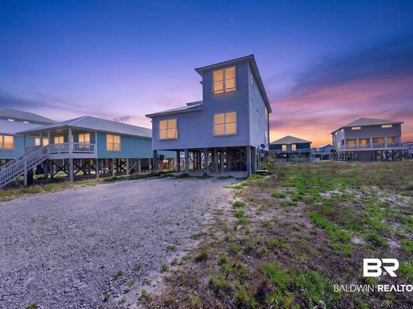 402 S Boykin Ct, Gulf Shores, AL 36542