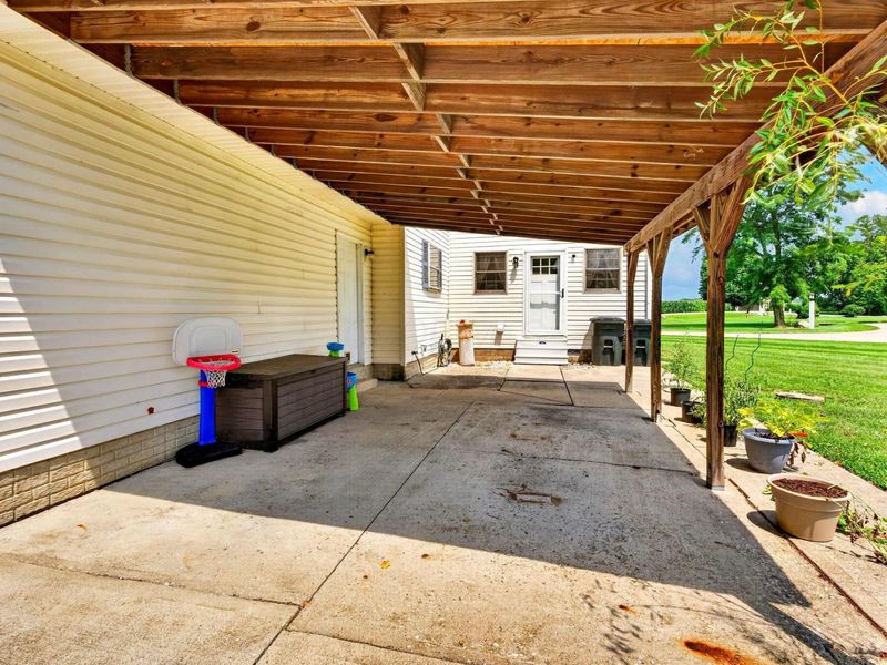 2870 Bridlewood Street , Circleville, OH 43113 Photo 16
