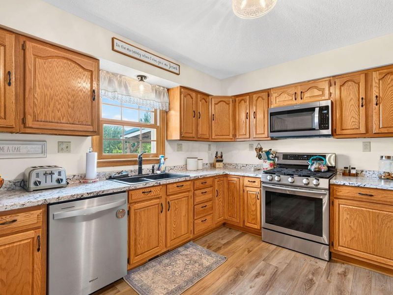 2870 Bridlewood Street , Circleville, OH 43113 Photo 32