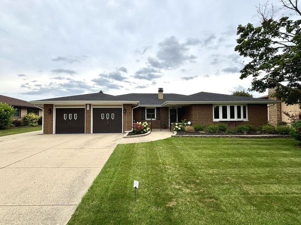 105 MENDON Lane, Schaumburg, IL 60193