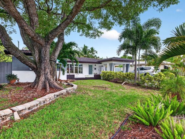 4031 NE 15TH Avenue, Oakland Park, FL 33334