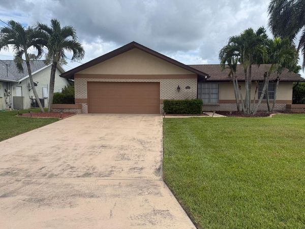 1824 SE 1st Terrace, Cape Coral, FL 33990