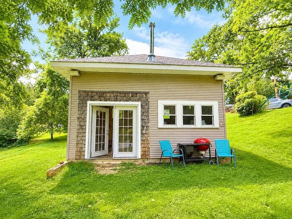 22002 Lake Shore Drive, Bernard, IA 52032