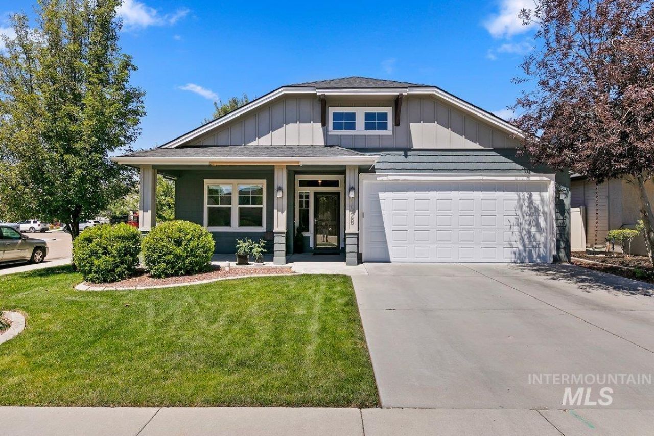 1528 W Arch Rock Street, Meridian, ID 83646 Main Photo