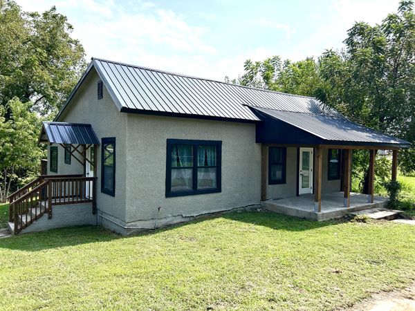 110 N High Street, Mansfield, MO 65704
