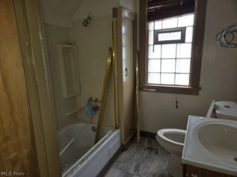 13710 Coath Avenue, Cleveland, OH 44120 Photo 10