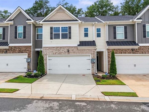 174 Hampton Circle , Mcdonough, GA 30253