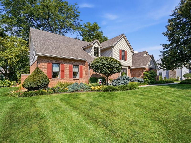2340 Rockingham Drive, Troy, OH 45373 Photo 2
