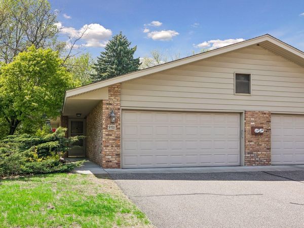9701 Cimarron Trail, Minnetonka, MN 55305