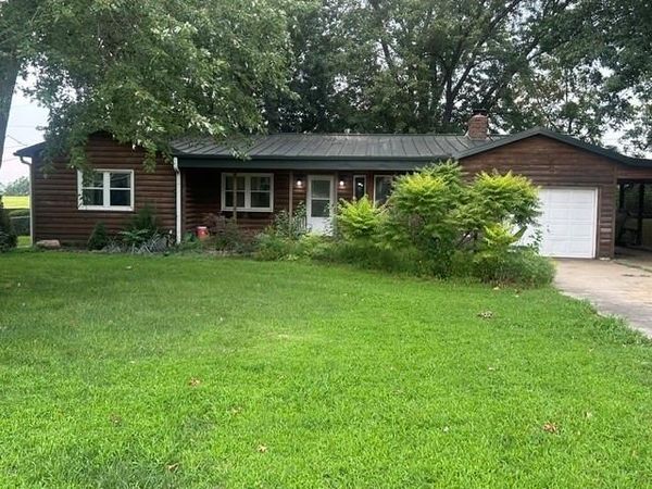 307 Westview Road, McLouth, KS 66054