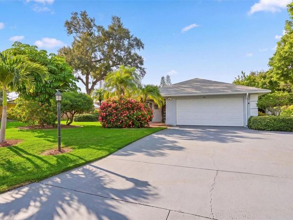 811 ALDERWOOD WAY , SARASOTA, FL 34243