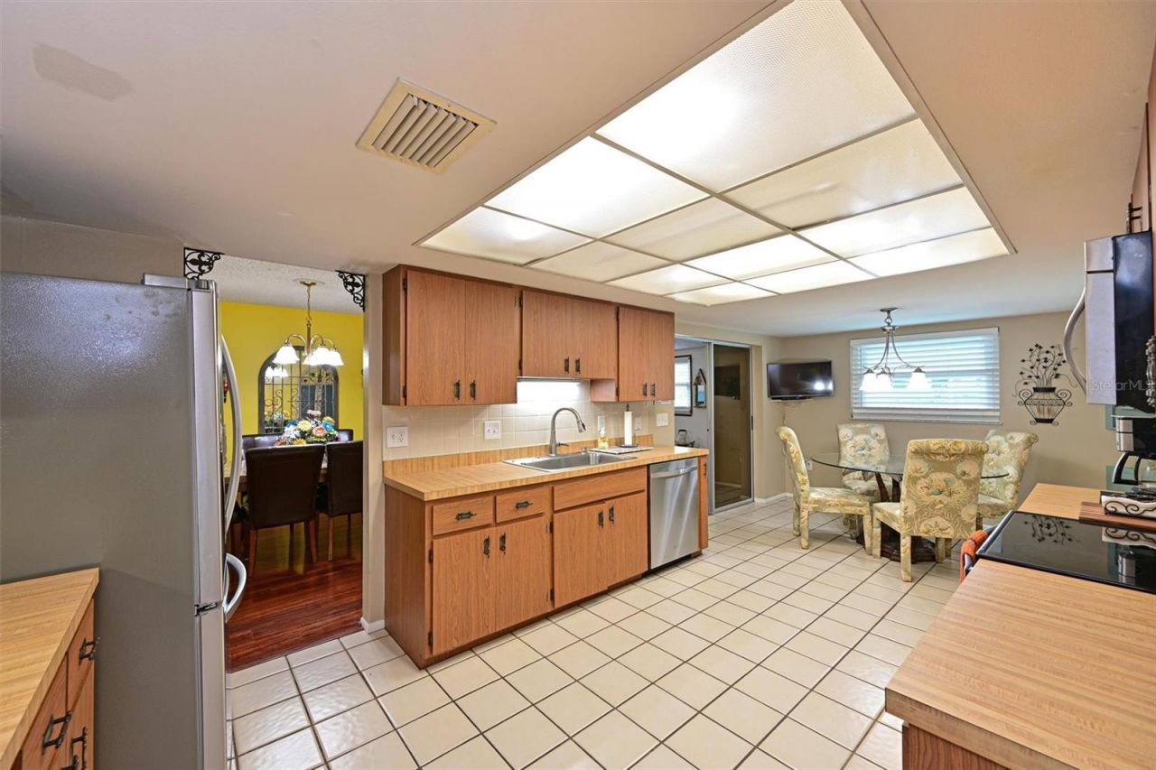 811 Alderwood Way, Sarasota, FL 34243 Photo