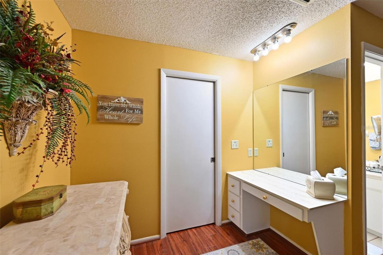 811 Alderwood Way, Sarasota, FL 34243 Photo