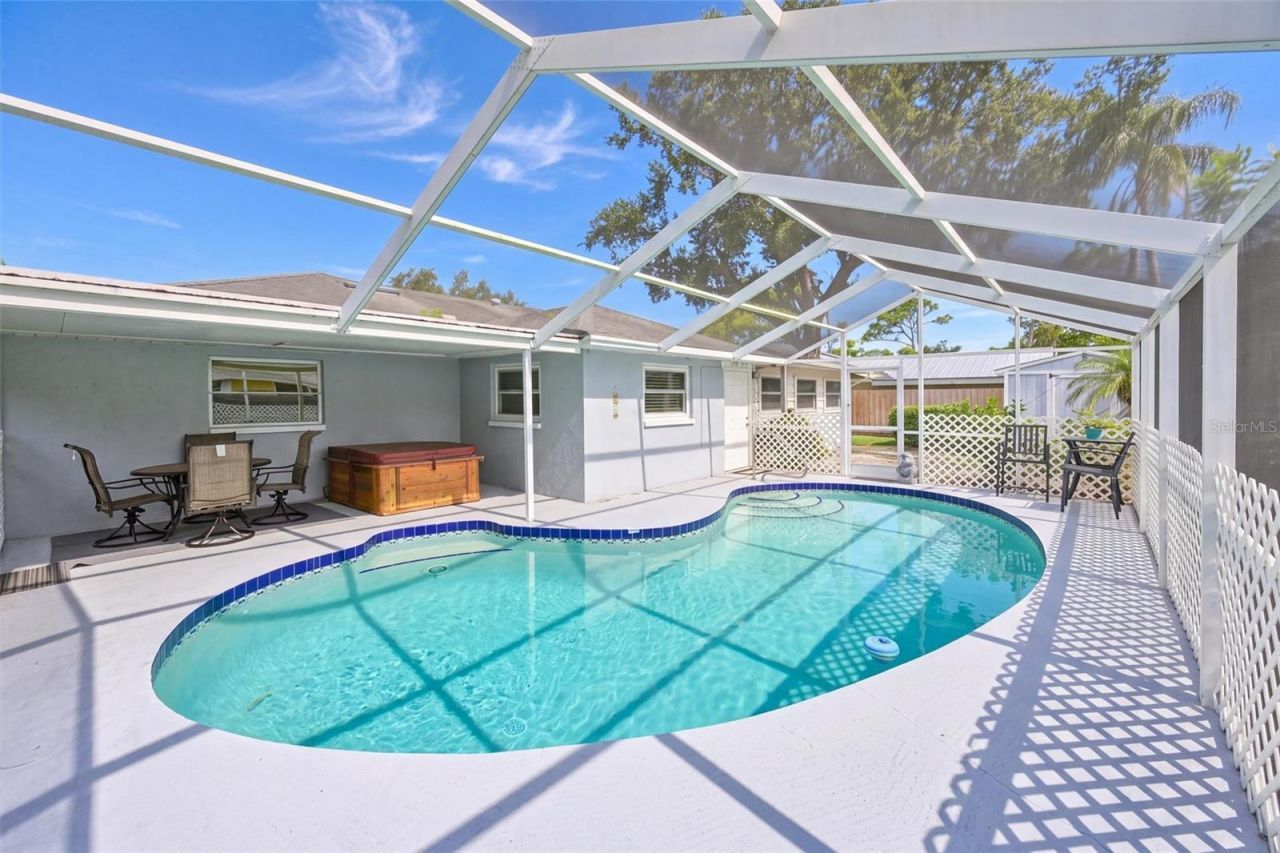 811 Alderwood Way, Sarasota, FL 34243 Photo
