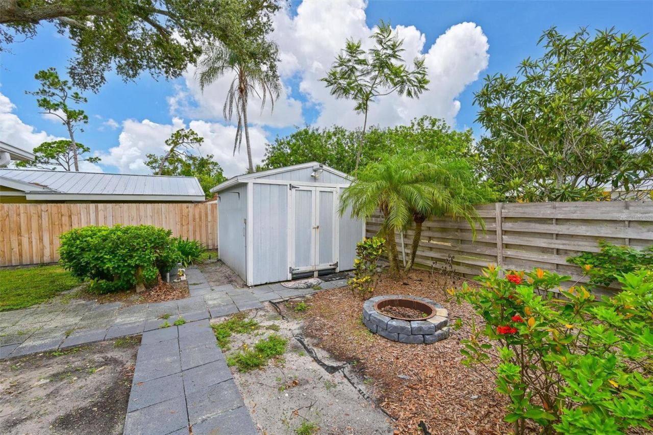 811 Alderwood Way, Sarasota, FL 34243 Photo