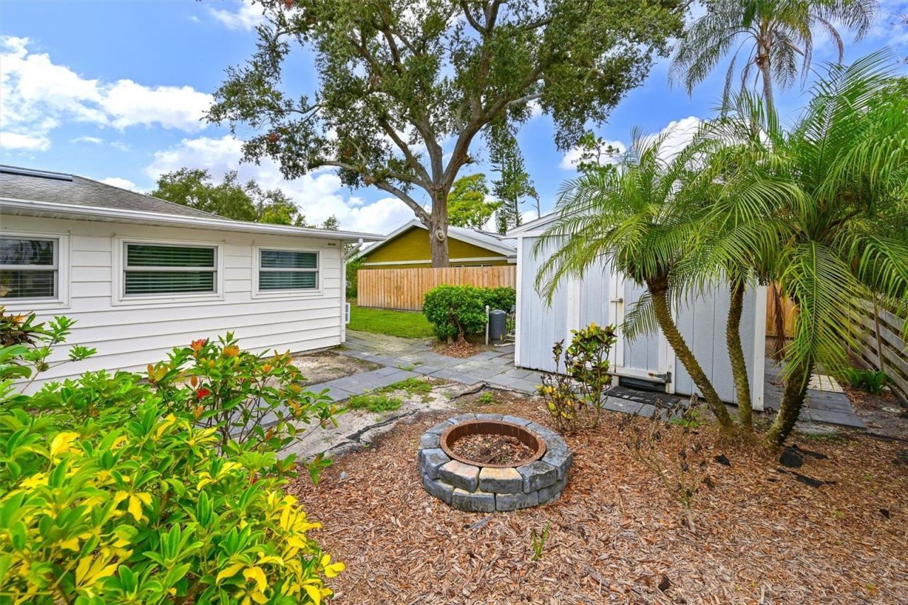 811 Alderwood Way, Sarasota, FL 34243 Photo