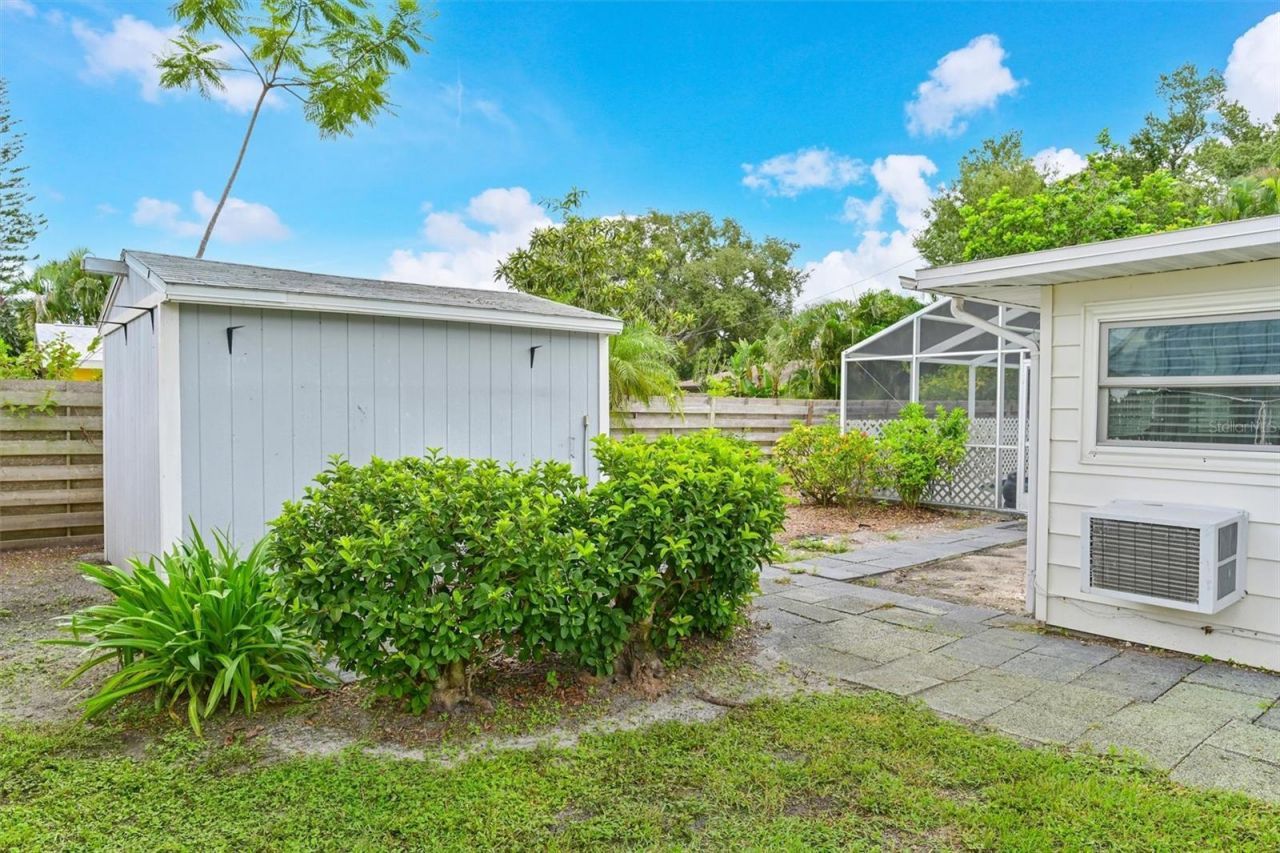 811 Alderwood Way, Sarasota, FL 34243 Photo