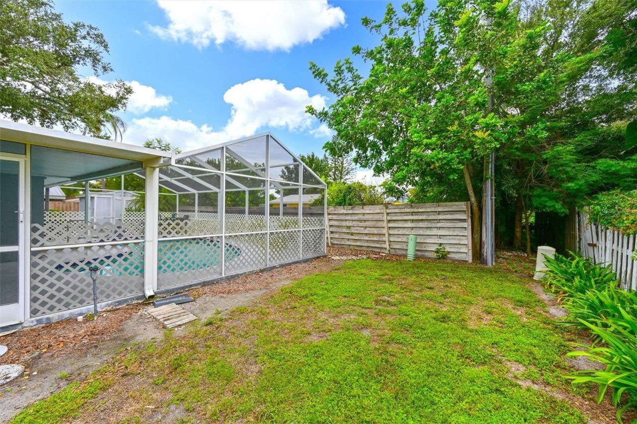 811 Alderwood Way, Sarasota, FL 34243 Photo