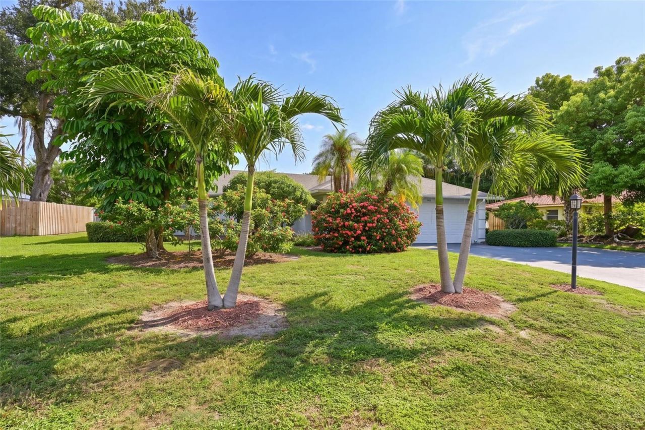 811 Alderwood Way, Sarasota, FL 34243 Photo