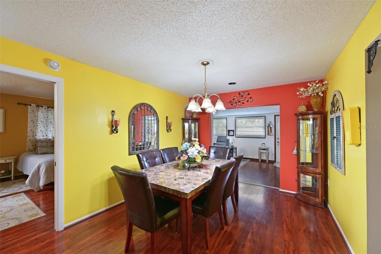 811 Alderwood Way, Sarasota, FL 34243 Photo