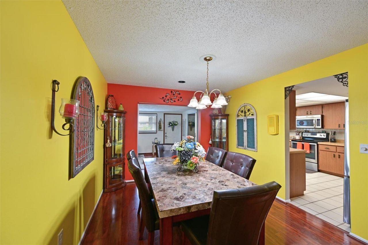 811 Alderwood Way, Sarasota, FL 34243 Photo