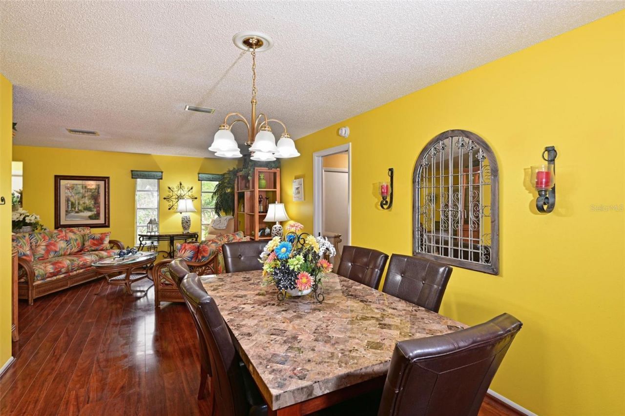 811 Alderwood Way, Sarasota, FL 34243 Photo