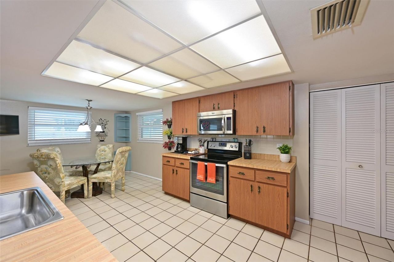 811 Alderwood Way, Sarasota, FL 34243 Photo