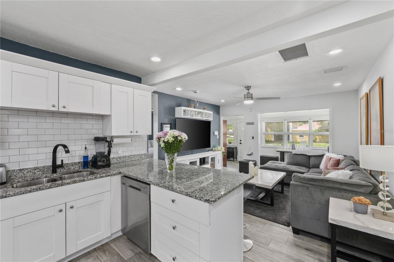 3260 36th Avenue N, Saint Petersburg, FL 33713 Photo