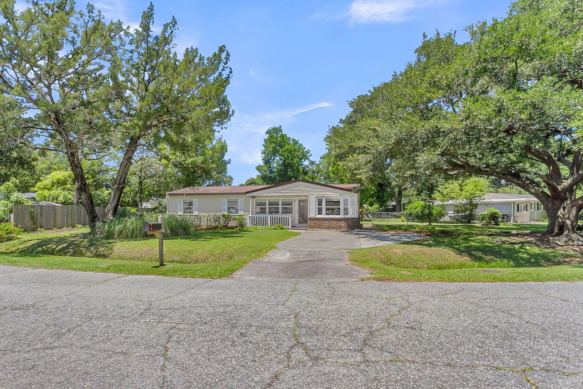 343 Lantana Drive Photo 2