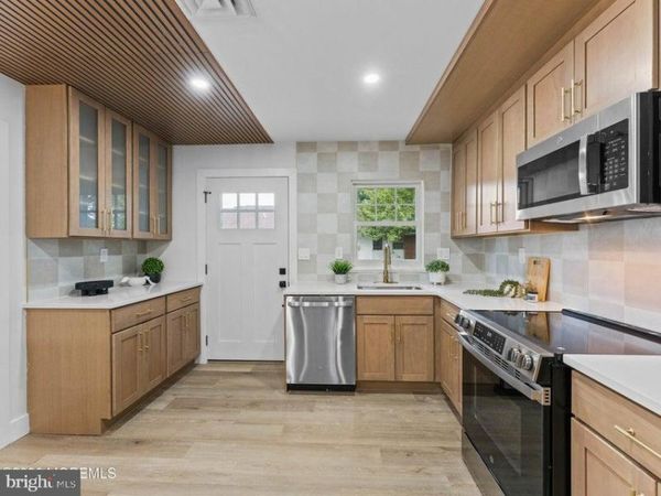 681 B NEW CASTLE COURT, LAKEWOOD, NJ 08701