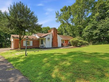 2745 EDGE HILL ROAD, HUNTINGDON VALLEY, PA 19006