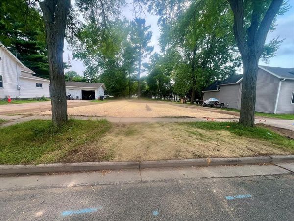 312 W 12th Avenue, Menomonie, WI 54751