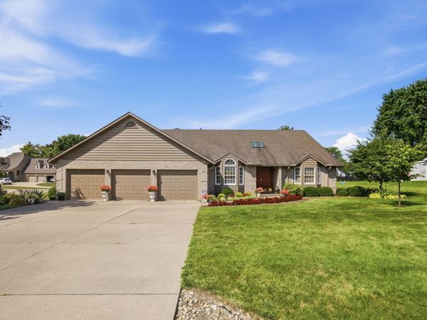 1097 Countryside Drive, Washington Court House, OH 43160