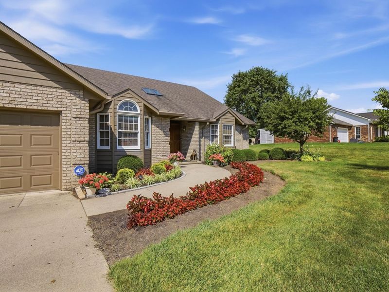 1097 Countryside Drive, Washington Court House, OH 43160 Photo 3