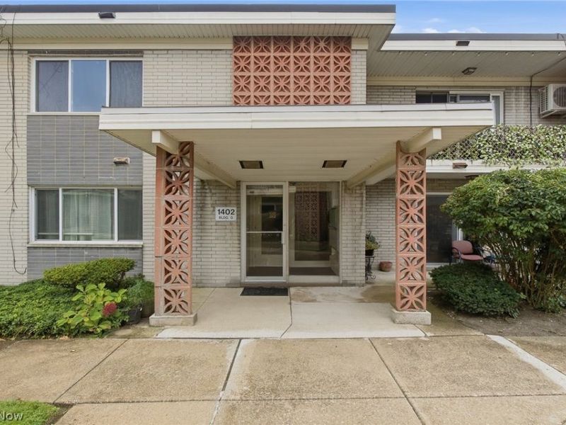 1402 Golden Gate Boulevard, Unit G203, Mayfield Heights, OH 44124 Photo 1