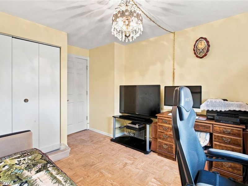 1402 Golden Gate Boulevard, Unit G203, Mayfield Heights, OH 44124 Photo 15