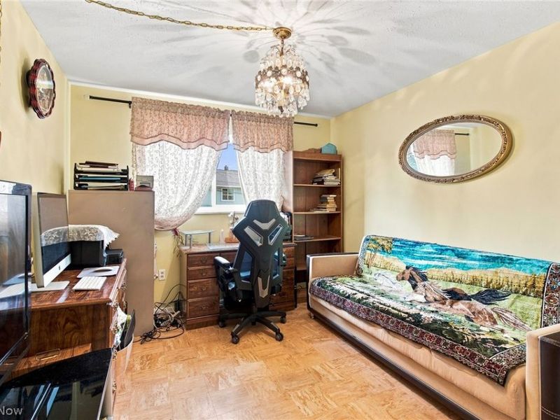 1402 Golden Gate Boulevard, Unit G203, Mayfield Heights, OH 44124 Photo 17