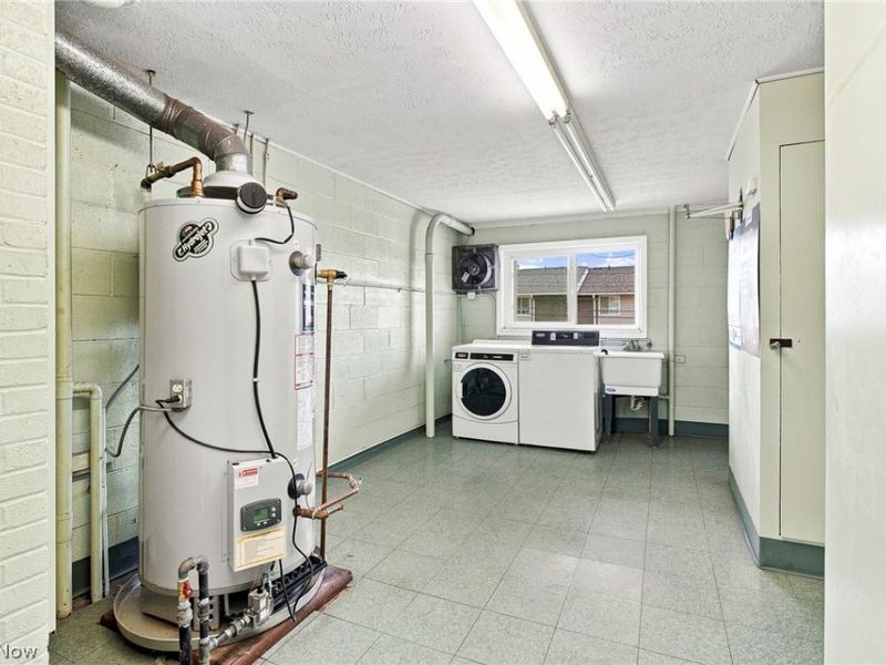 1402 Golden Gate Boulevard, Unit G203, Mayfield Heights, OH 44124 Photo 27
