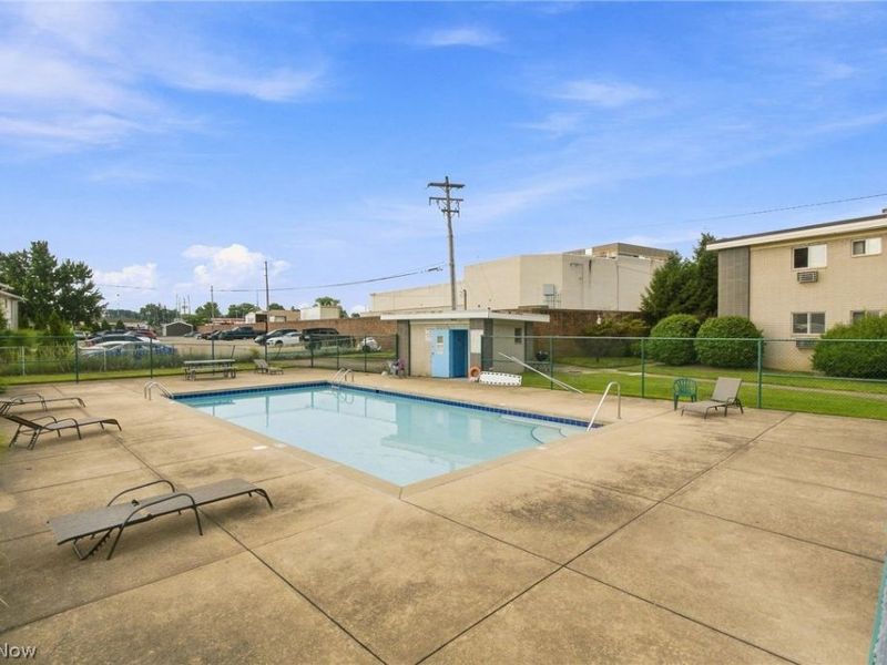 1402 Golden Gate Boulevard, Unit G203, Mayfield Heights, OH 44124 Photo 33