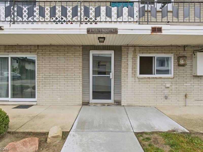 1402 Golden Gate Boulevard, Unit G203, Mayfield Heights, OH 44124 Photo 4