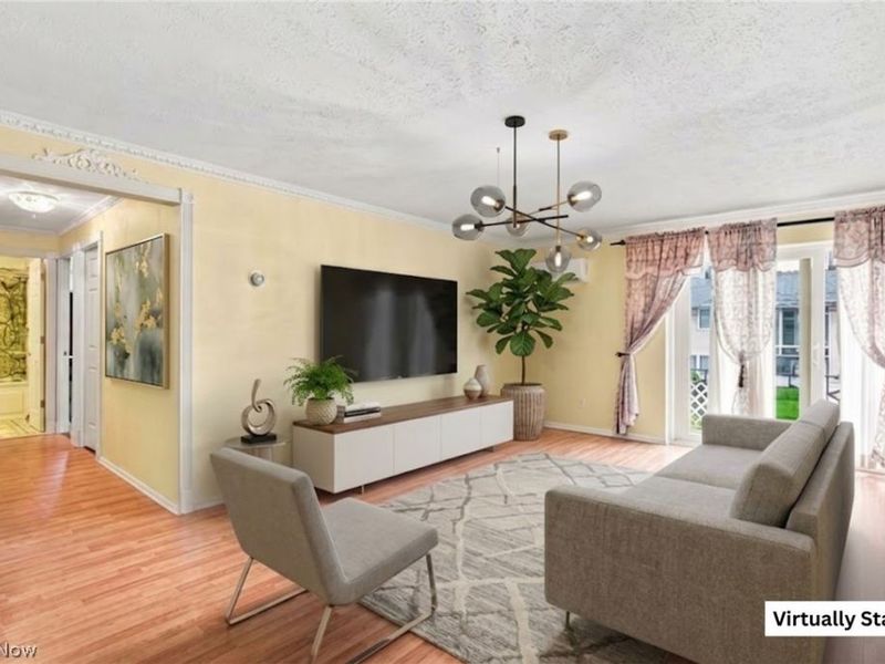 1402 Golden Gate Boulevard, Unit G203, Mayfield Heights, OH 44124 Photo 4