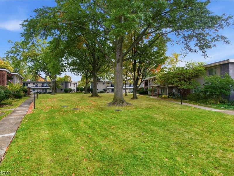 1402 Golden Gate Boulevard, Unit G203, Mayfield Heights, OH 44124 Photo 41
