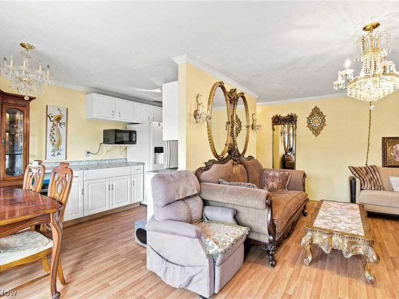 1402 Golden Gate Boulevard, Unit G203, Mayfield Heights, OH 44124 Photo 5