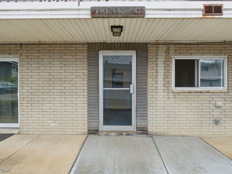 1402 Golden Gate Boulevard, Unit G203, Mayfield Heights, OH 44124 Photo 6