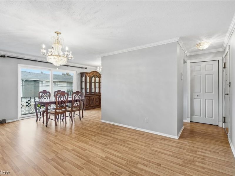 1402 Golden Gate Boulevard, Unit G203, Mayfield Heights, OH 44124 Photo 9