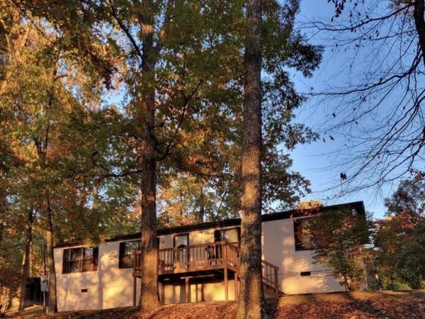 385 Laurel Road , Clinton, TN 37716