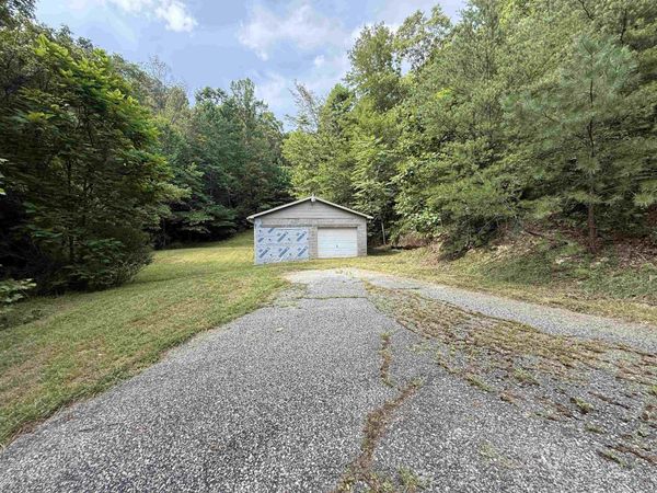 655 Drift Creek Road, Genoa, WV 25517