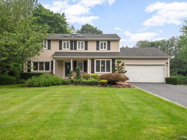 35 Bucknell Drive , Plainview, NY 11803