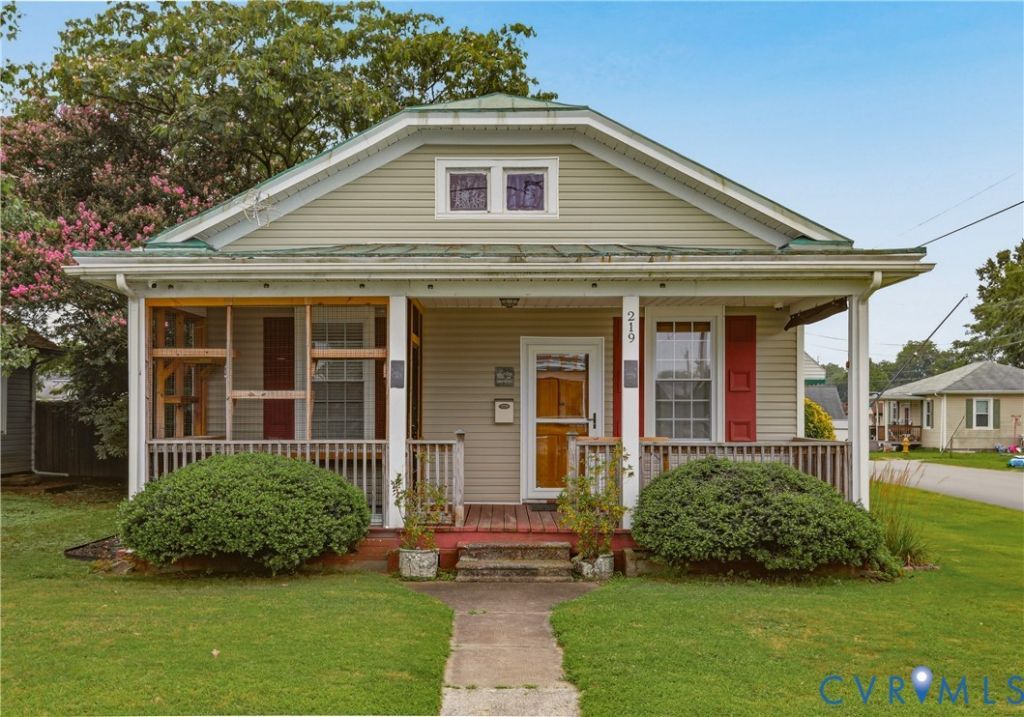219 Fairfax Avenue, Colonial Heights, VA 23834 Main Photo