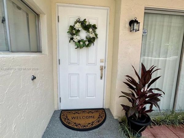 832 NW 81st Way , Unit 9, Plantation, FL 33324